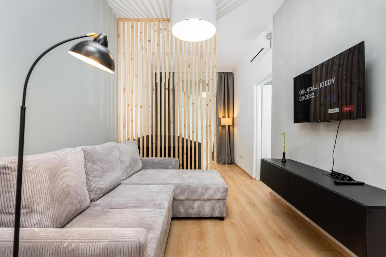 Modern Centrally Located Apartments - By Upstairs Krasków Exterior foto