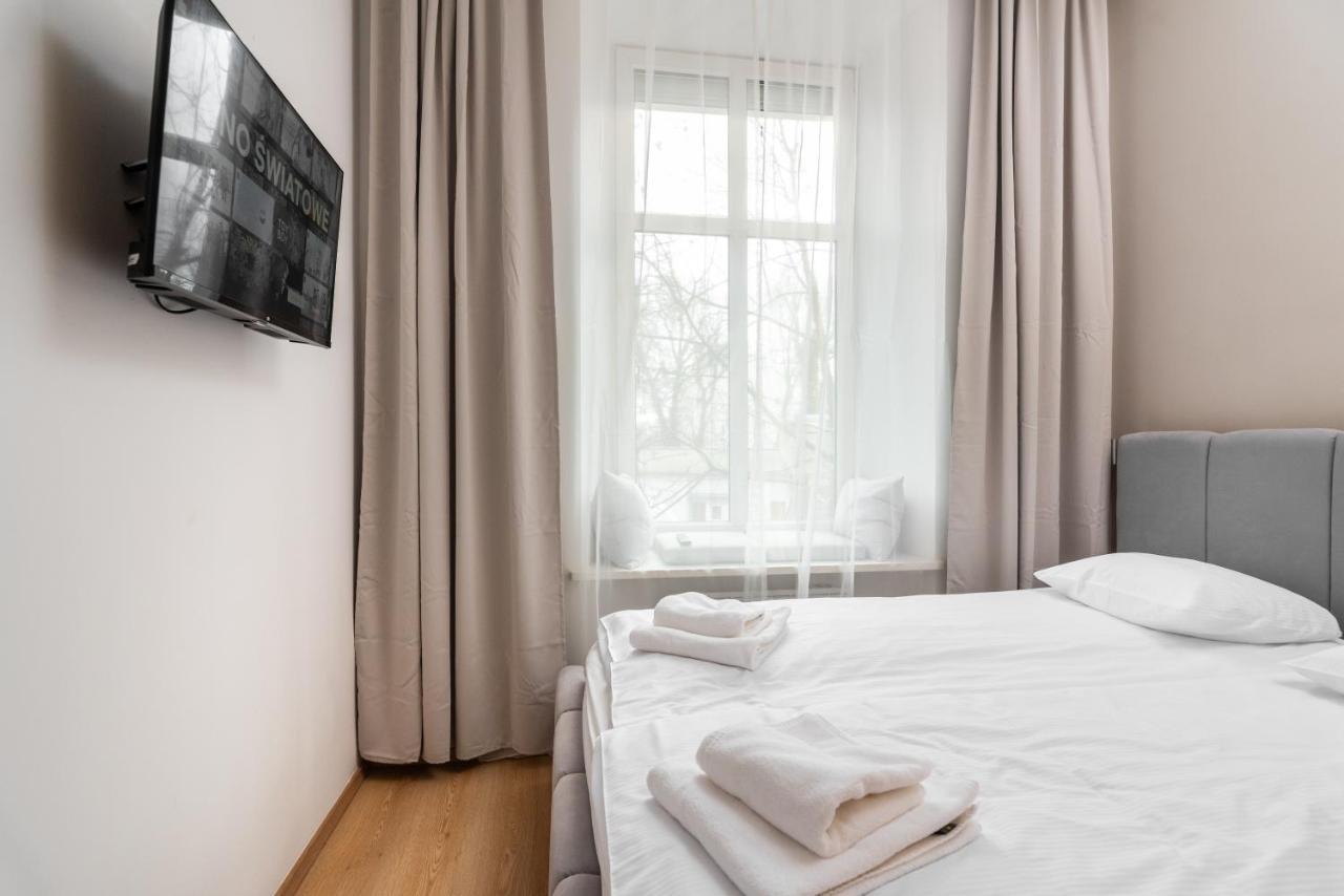 Modern Centrally Located Apartments - By Upstairs Krasków Exterior foto