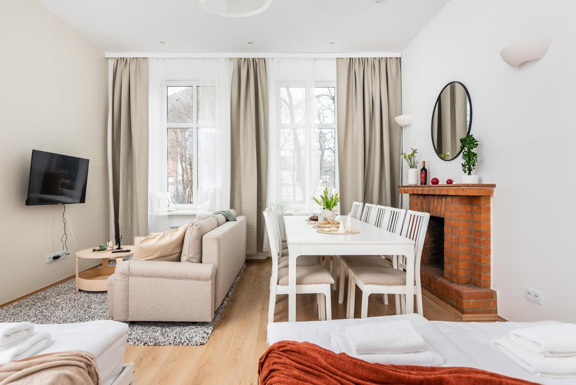 Modern Centrally Located Apartments - By Upstairs Krasków Exterior foto