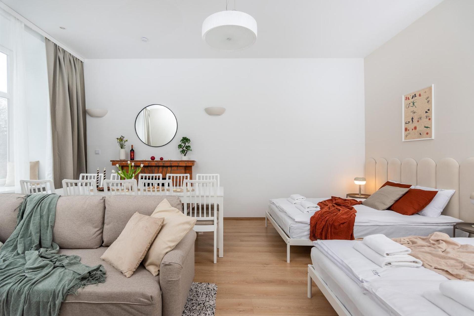 Modern Centrally Located Apartments - By Upstairs Krasków Exterior foto