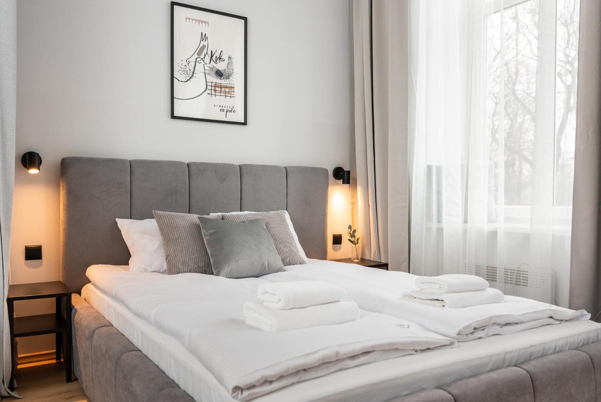 Modern Centrally Located Apartments - By Upstairs Krasków Exterior foto
