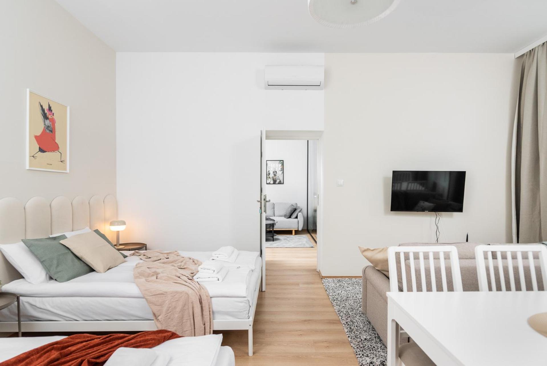 Modern Centrally Located Apartments - By Upstairs Krasków Exterior foto