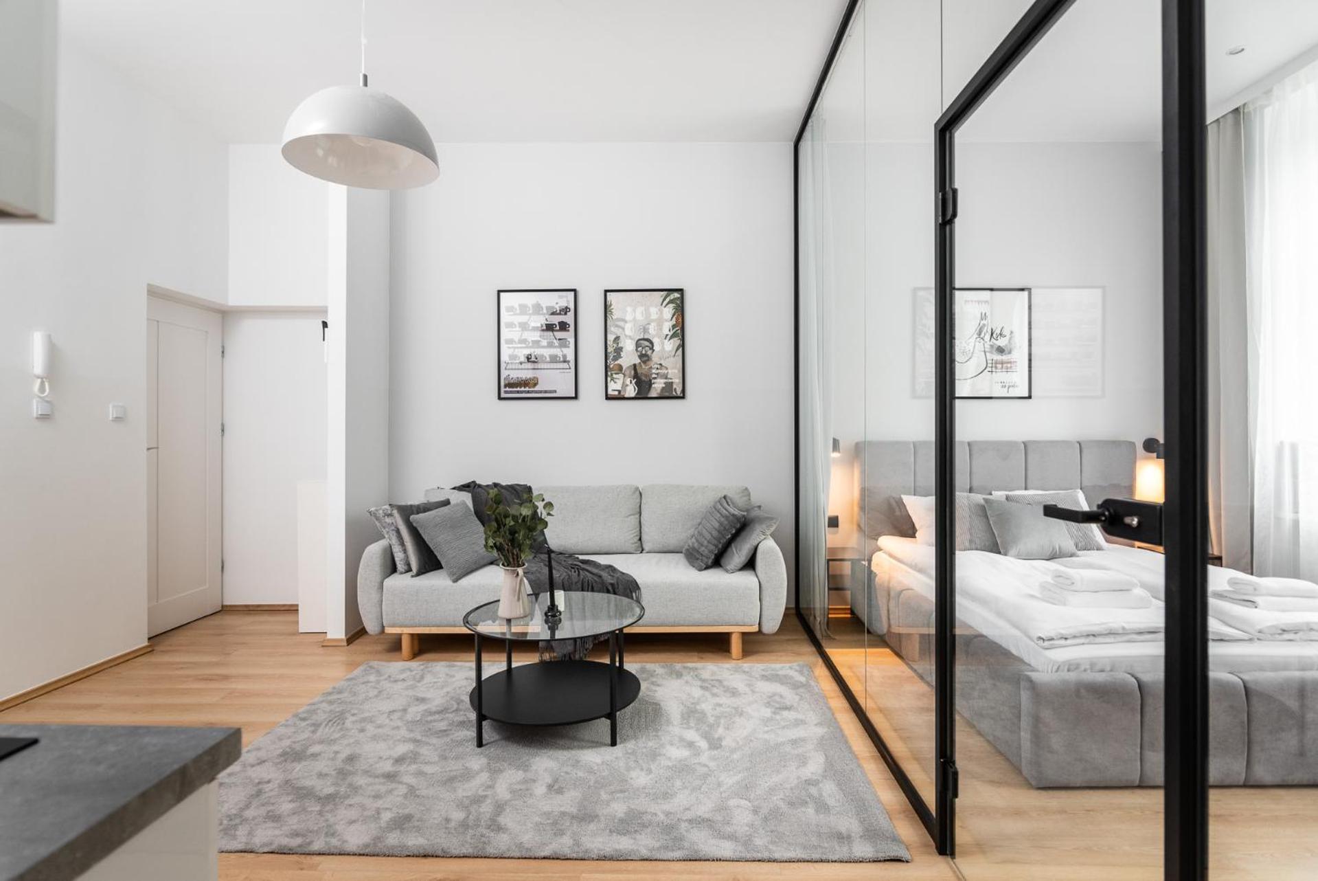 Modern Centrally Located Apartments - By Upstairs Krasków Exterior foto