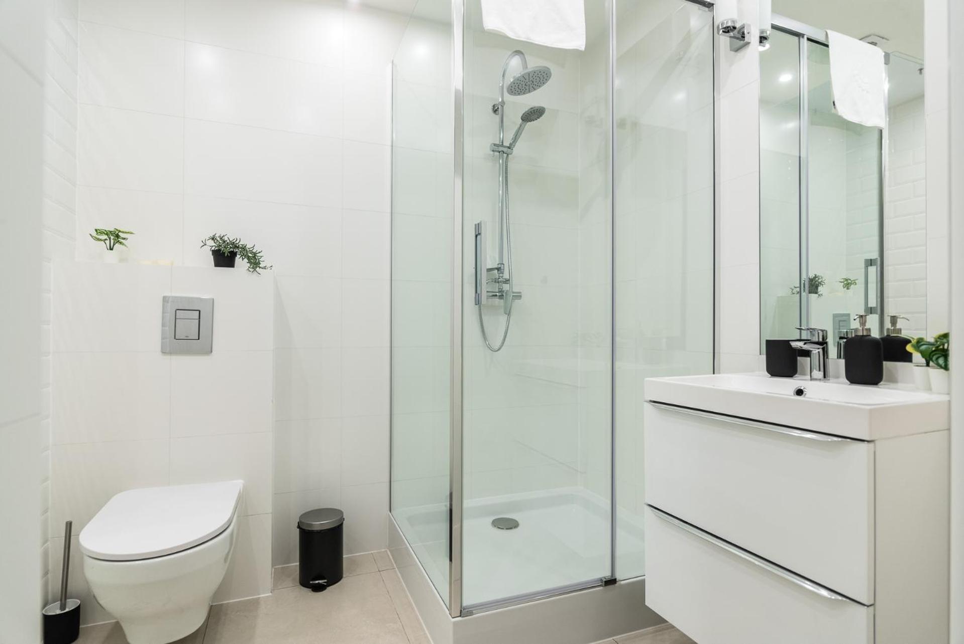 Modern Centrally Located Apartments - By Upstairs Krasków Exterior foto