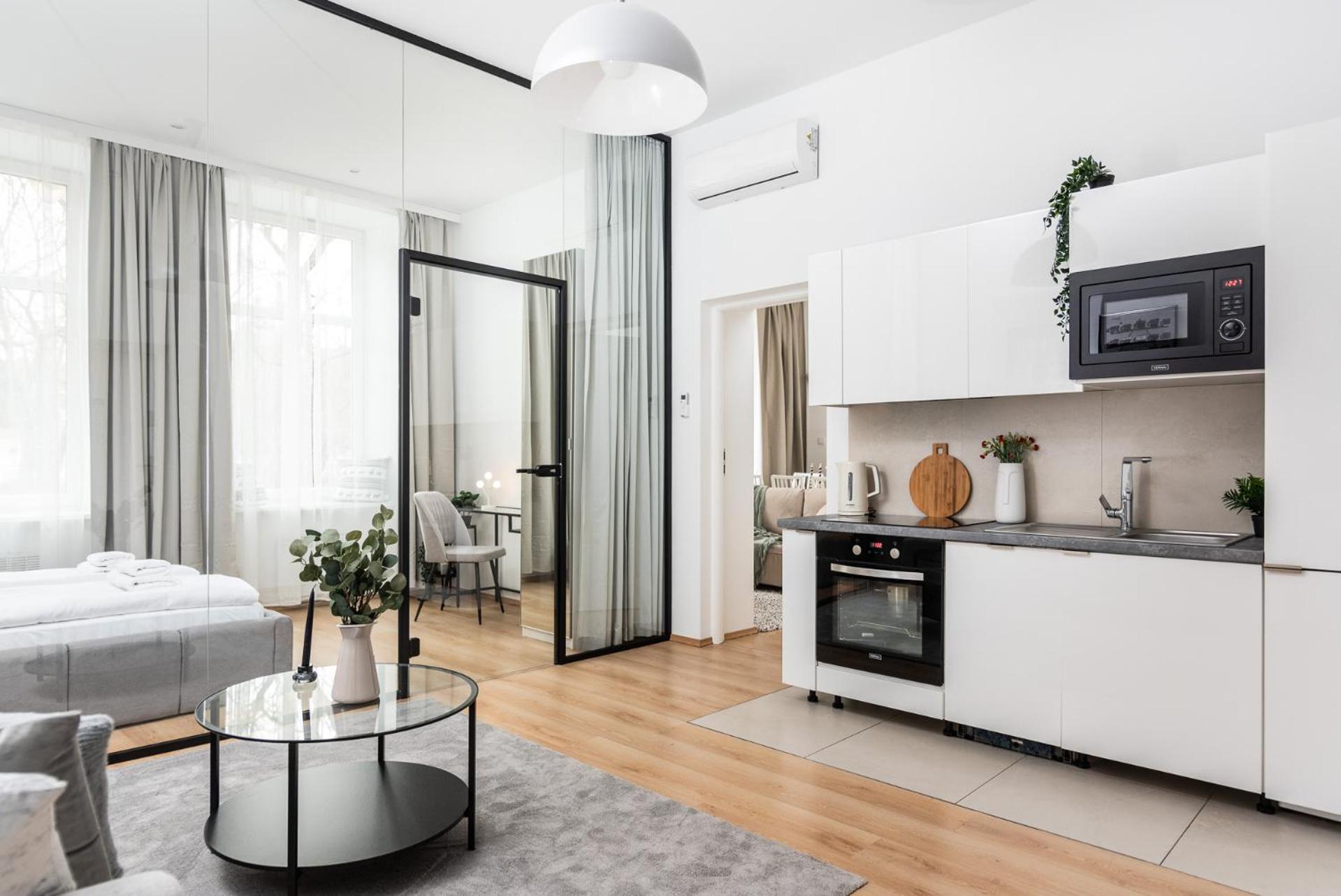 Modern Centrally Located Apartments - By Upstairs Krasków Exterior foto